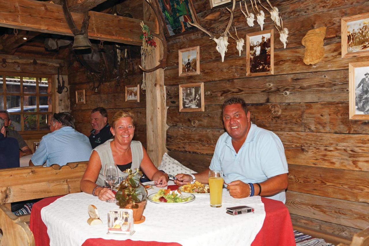 Gasthof Zacherlbraeu Fusch an der Glocknerstraße Exterior foto