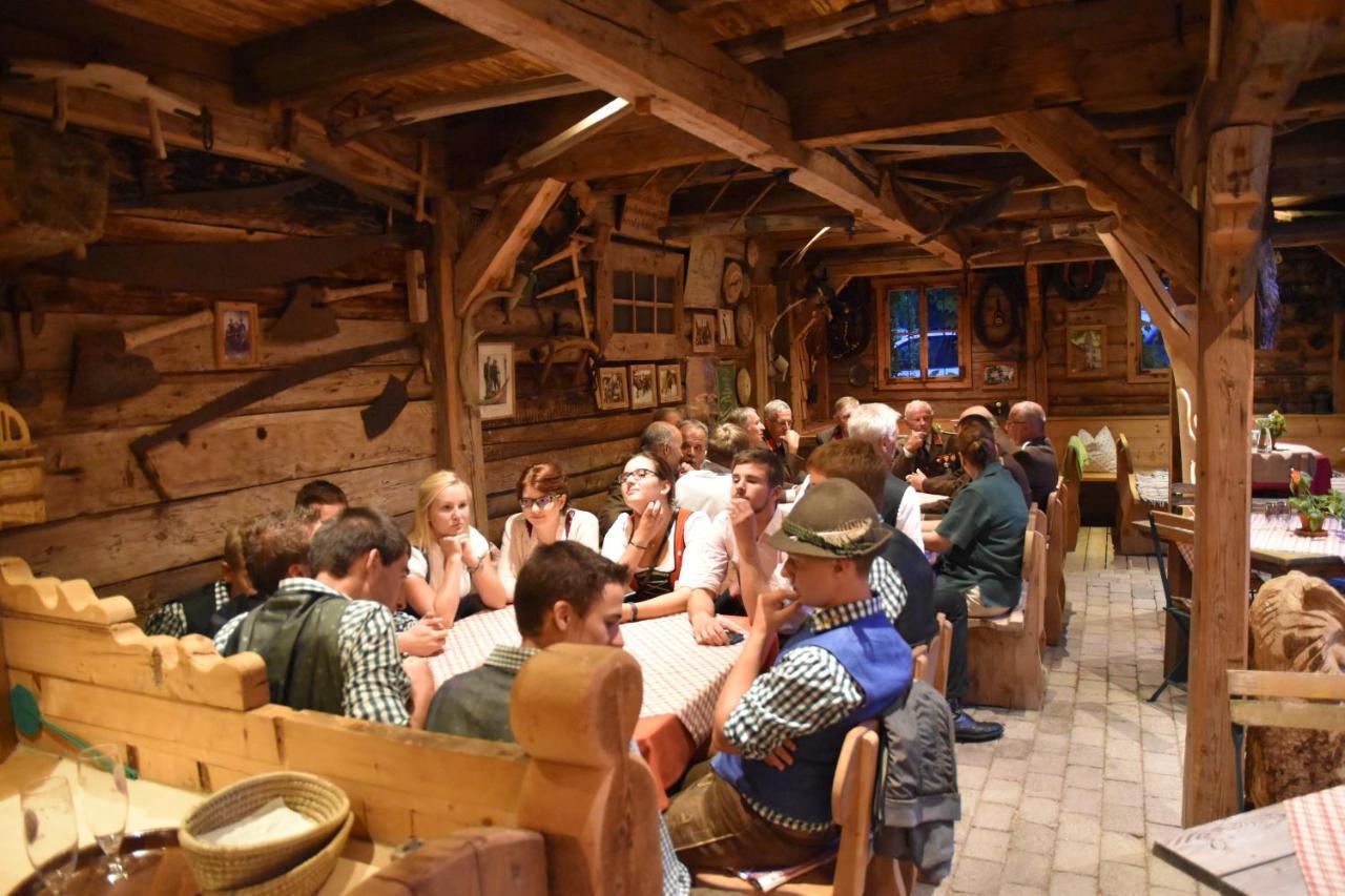 Gasthof Zacherlbraeu Fusch an der Glocknerstraße Exterior foto
